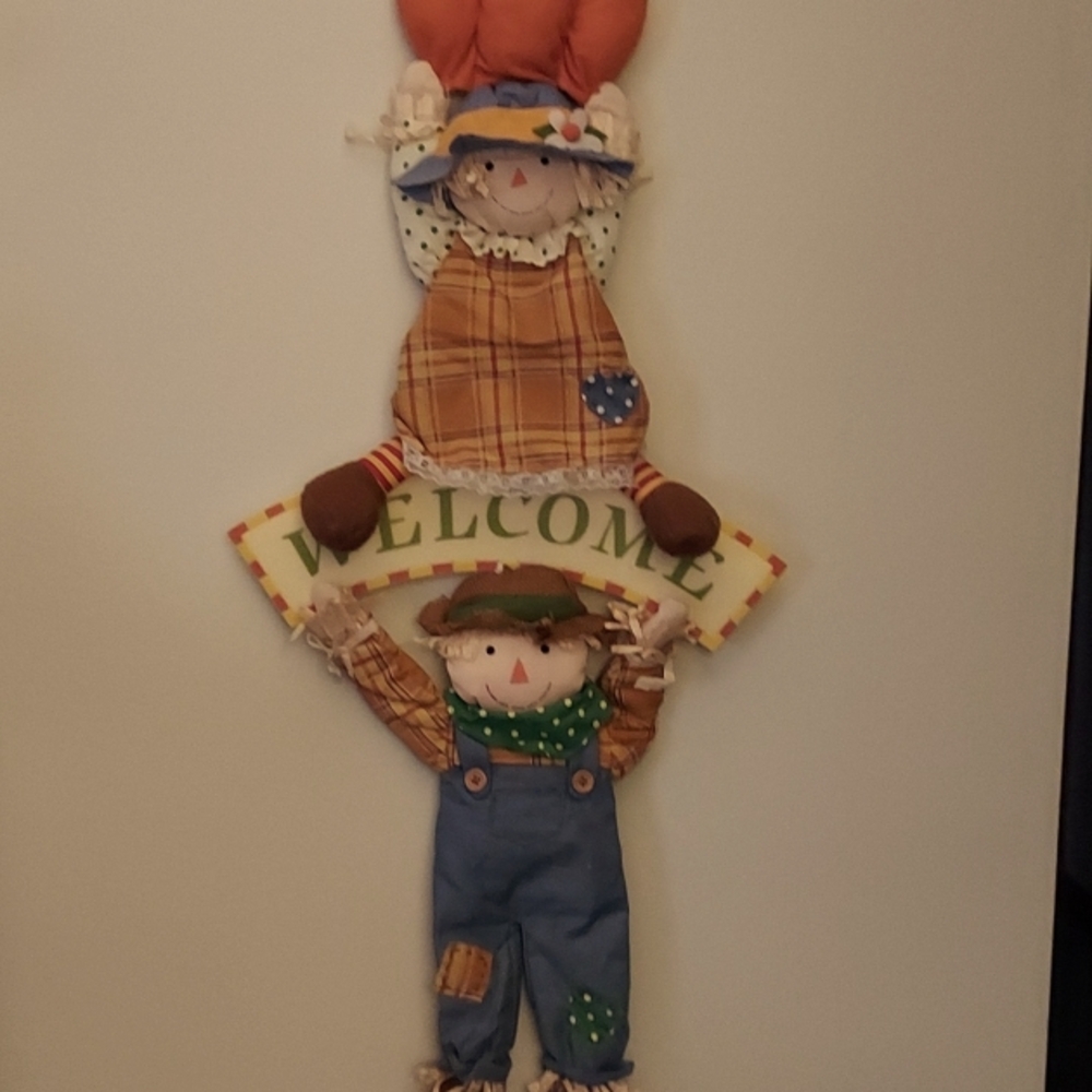 Avon scarecrow couple